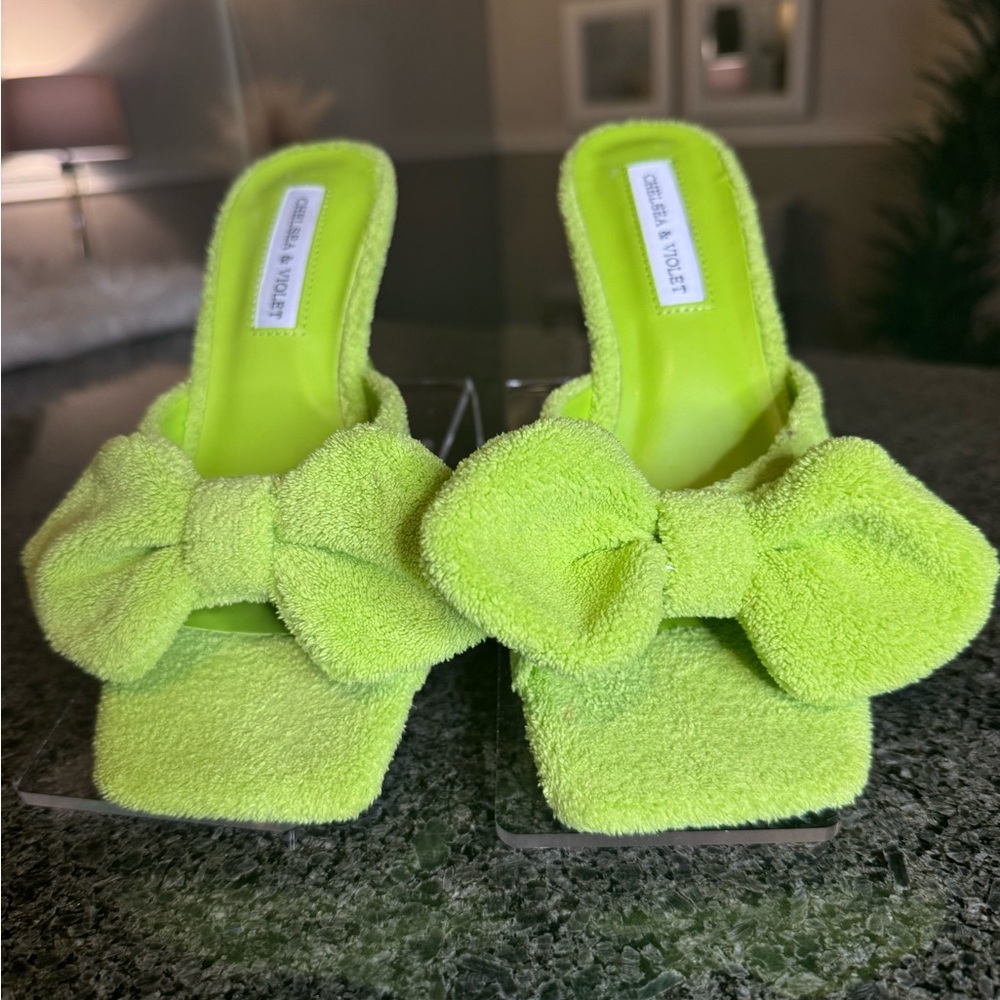 NWOT Chelsea & Violet Paris Terry Cloth Bow Slide Heels